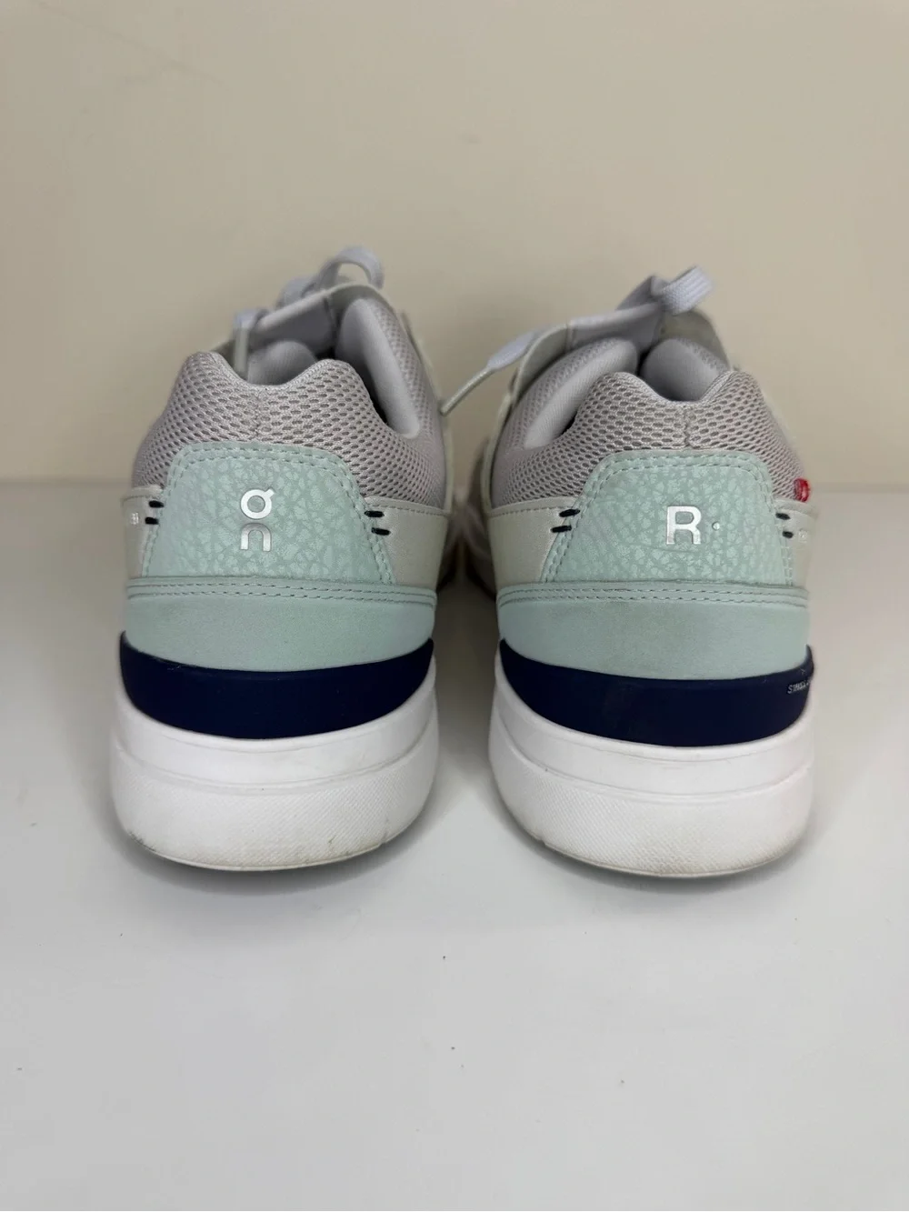 On THE ROGER Clubhouse Glacier Gray Shoes Tennis Sneakers Men Size 47 US 12